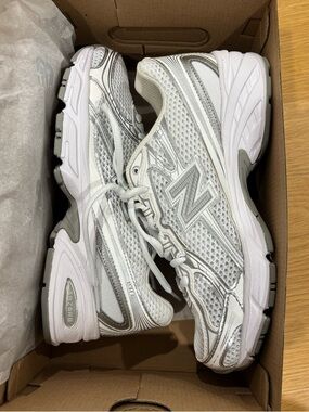 New Balance 740 White mesh and metallic grey Sneakers size 6,5 US women